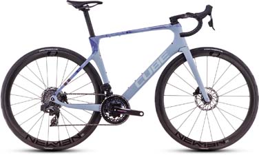 Cube Agree C:62 SLX racefiets in glinsterend blauw-paars.