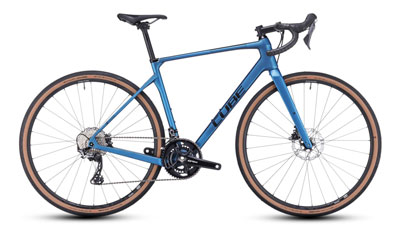 Cube Nuroad C:62 Race Gravel Bike in blauw.