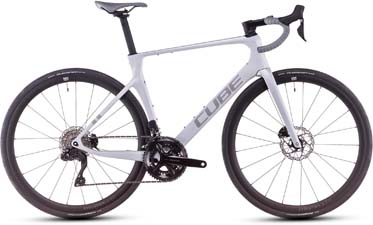 Cube Agree C:62 One racefiets in wit.