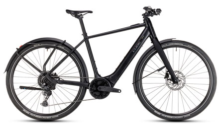 Je ziet hier een zwarte Cube Editor Hybrid SLT e-bike.